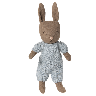 Maileg Rabbit, Micro - Brown - Blue knitted suit