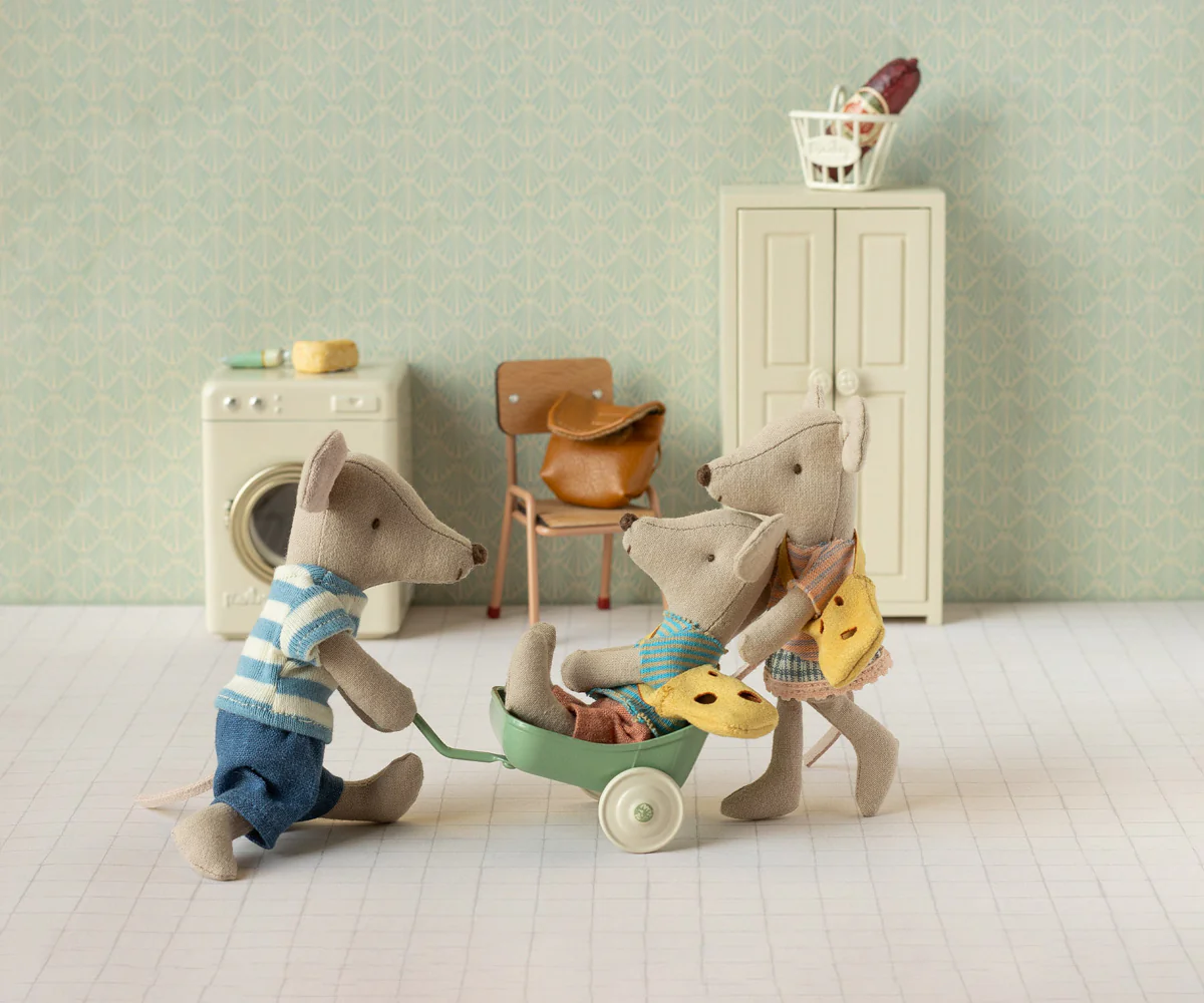 Maileg Little sister mouse with bag